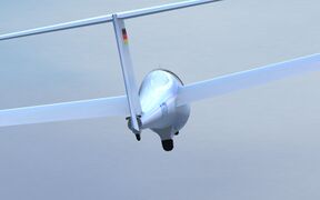 The fuselage of the ASK21, seen from it's tail, showing the hi reflection under low angles